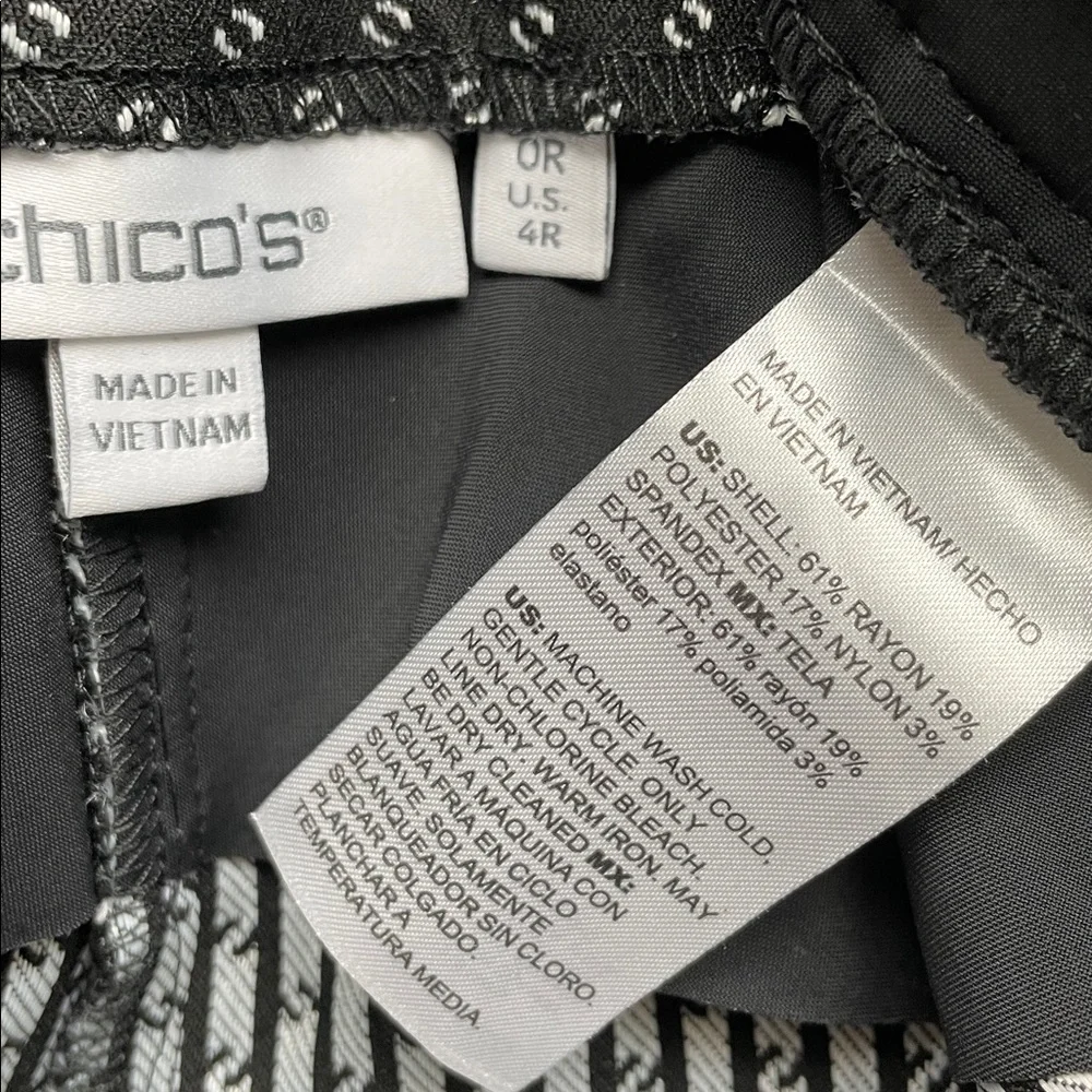 Chico’s Graphic Patterned Pants BlackWhite Size 4R Straight Leg Slimming Preppy - Picture 7 of 14